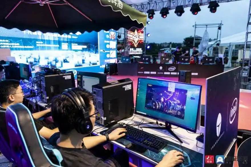 教练席上的复盘者：S16战队分析师如何把训练赛变成可执行方案